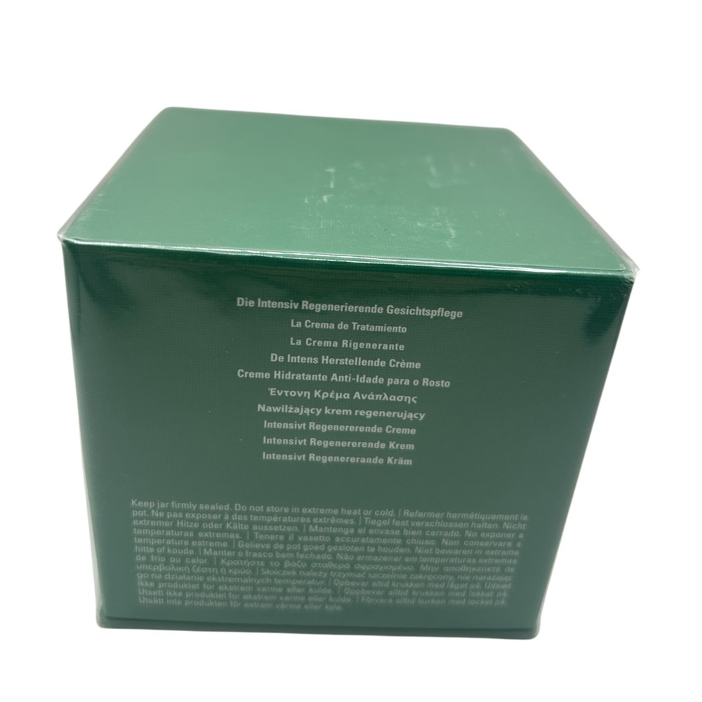 La Mer
Crème de la Mer Moisturizer 2 oz /60ml New - Picture 3 of 4